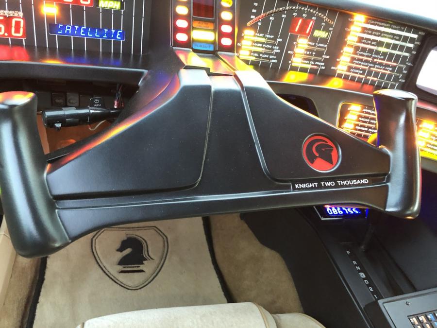 Панель приборов Pontiac Firebird Trans Am GTA KITT Tribute 1987 года  (фото 58 из 78)